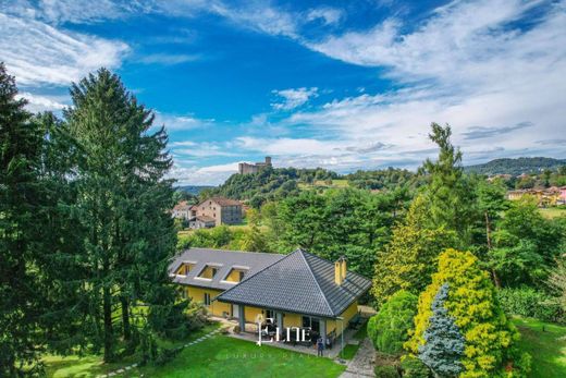 Villa en Angera, Provincia di Varese