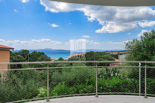 Piso / Apartamento en Golfo Aranci, Provincia di Sassari
