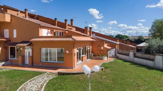 ﻓﻴﻼ ﻓﻲ Formello, روما