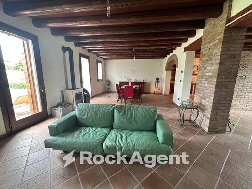 Villa en Fiesso d'Artico, Venecia