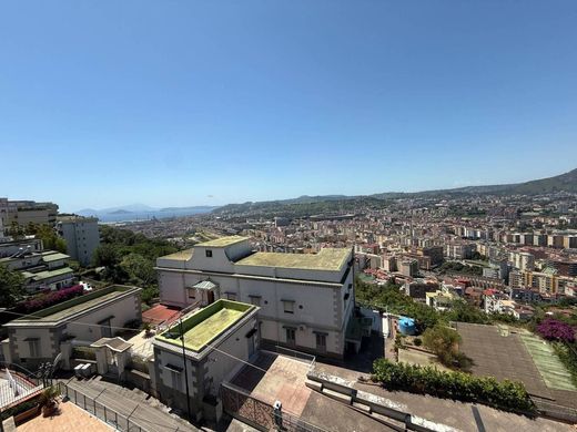 Piso / Apartamento en Nápoles, Napoles
