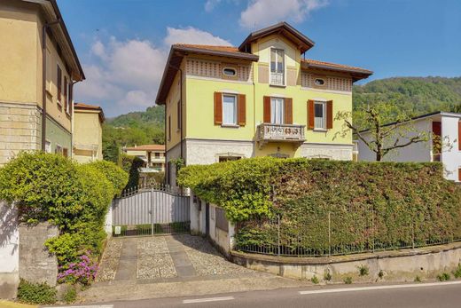 Villa a Olgiate Molgora, Lecco