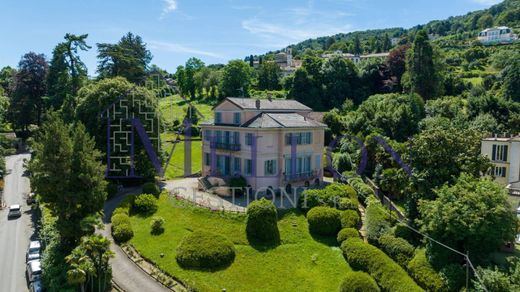 Stresa, Provincia Verbano-Cusio-Ossolaのヴィラ