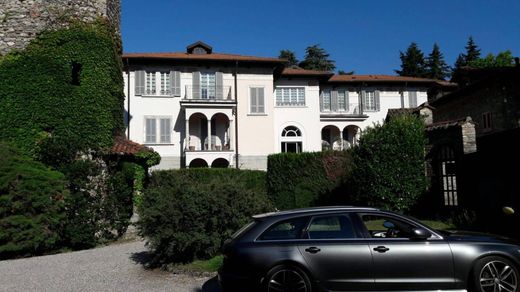 Apartamento - Varese, Provincia di Varese