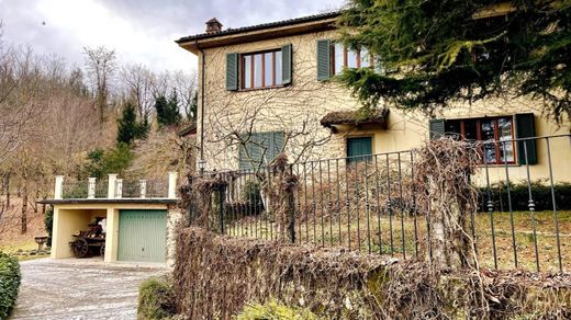 Villa in Montesegale, Provincia di Pavia