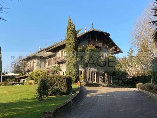 Villa a Besana in Brianza, Monza e Brianza