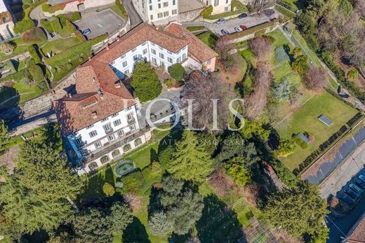 Villa in Erba, Provincia di Como