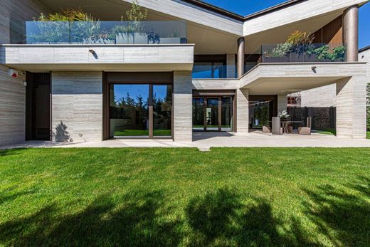 Villa in Burago di Molgora, Provincia di Monza e della Brianza