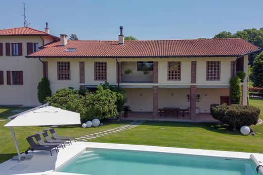 Villa in Venegono Superiore, Provincia di Varese