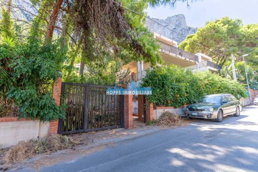 Villa in Palermo, Sicily