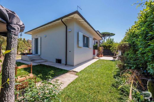 Villa en Forte dei Marmi, Lucca