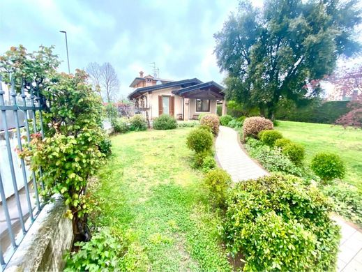 Villa Castenedolo, Brescia ilçesinde