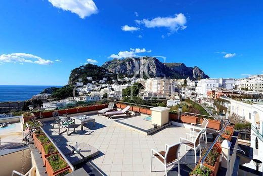 Penthouse in Capri, Naples