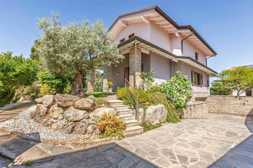 Villa à Bellinzago Novarese, Novare