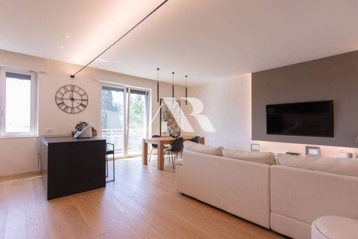 Apartment / Etagenwohnung in Verona, Provincia di Verona