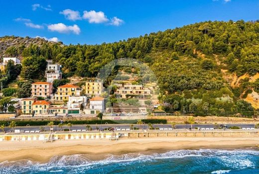 Appartement à Laigueglia, Savone
