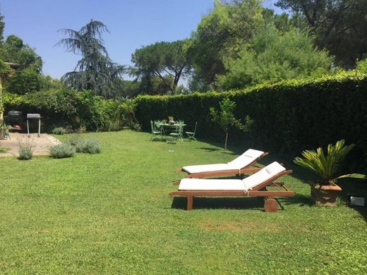 Villa a Roma, Lazio