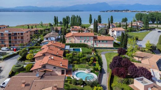 Villa a Sirmione, Brescia