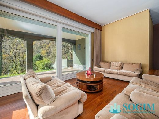 Villa in Asso, Provincia di Como
