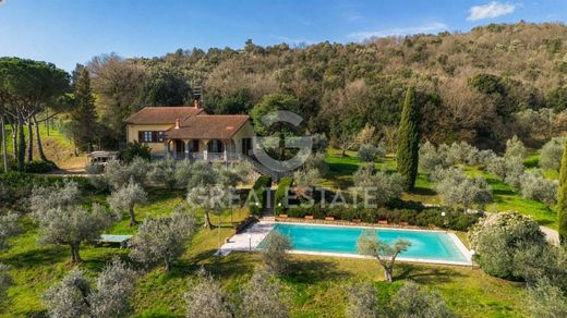 Country House in Monte San Savino, Province of Arezzo