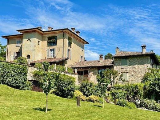 Εξοχική κατοικία σε Desenzano del Garda, Provincia di Brescia