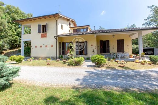 Köy evi Castiglion Fiorentino, Arezzo ilçesinde