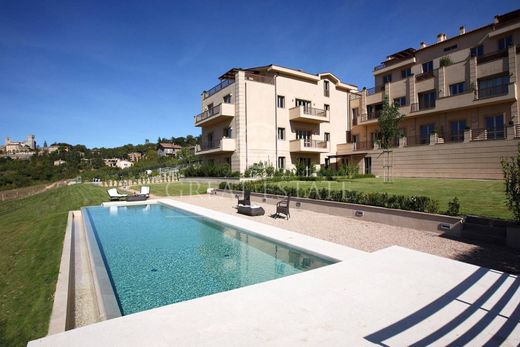 Apartment / Etagenwohnung in San Casciano dei Bagni, Provincia di Siena