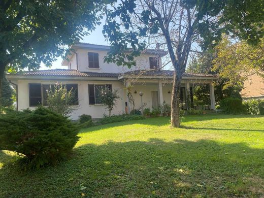 Villa a Piacenza, Emilia-Romagna