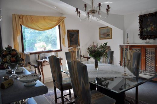 Villa a Empoli, Firenze