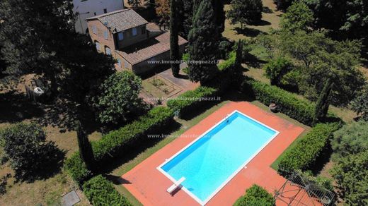 Köy evi Montaione, Firenze ilçesinde