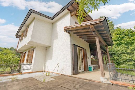Villa a Appiano Gentile, Como