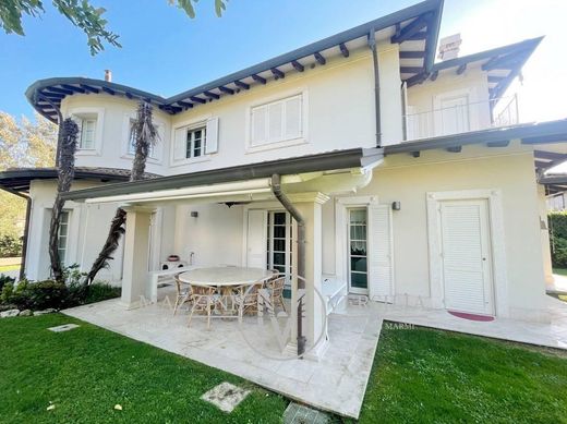 Villa à Forte dei Marmi, Lucques