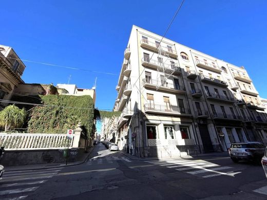 Apartment / Etagenwohnung in Catania, Sizilien