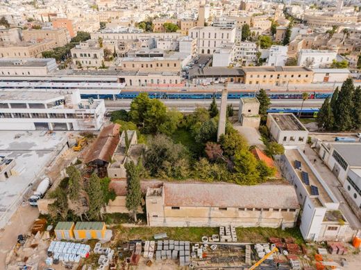 公寓楼  萊切, 莱切省