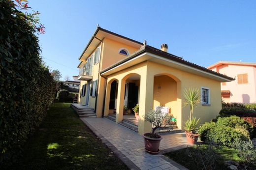 Villa en Montecarlo, Lucca