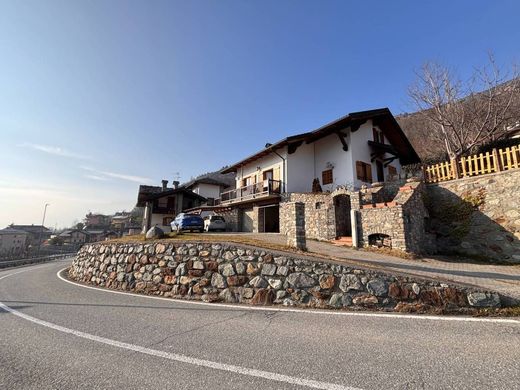 Villa in Quart, Valle d'Aosta