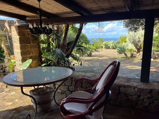 Villa in Pantelleria, Trapani