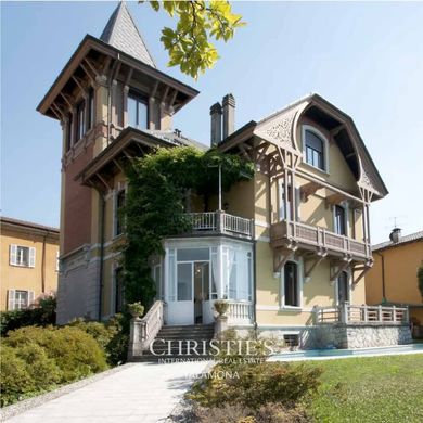 Villa in Porto Valtravaglia, Provincia di Varese
