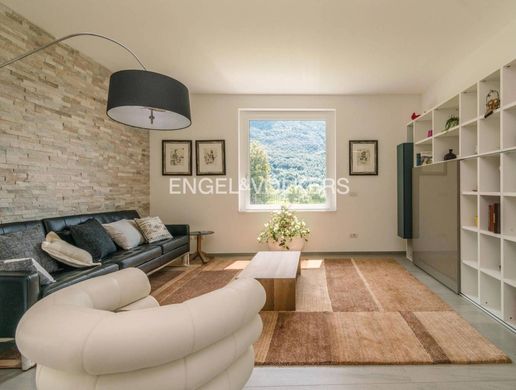 Villa in Carlazzo, Provincia di Como