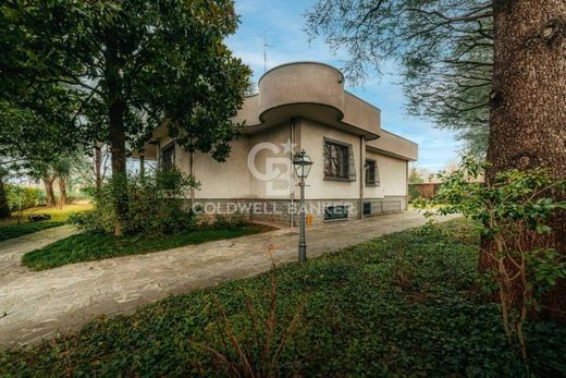 Villa in Nerviano, Milan