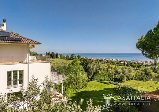 Villa in Potenza Picena, Provincia di Macerata