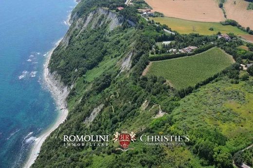 Villa Ancona, Ancona ilçesinde