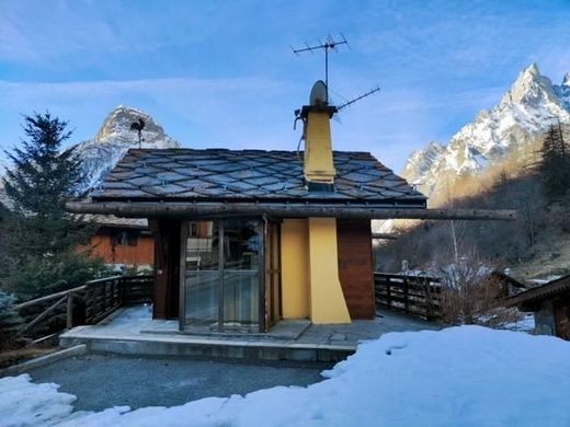 ﻓﻴﻼ ﻓﻲ Courmayeur, Valle d'Aosta