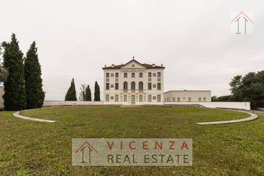 Arcugnano-Torri, Provincia di Vicenzaのアパートメント