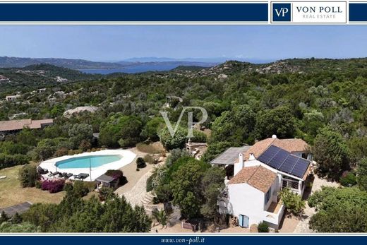 Villa Baja Sardinia, Sassari ilçesinde