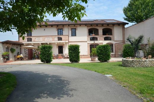 Carmagnola Ville e Case di Lusso in vendita Immobili di Prestigio a