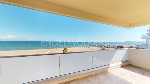 Apartment / Etagenwohnung in Riccione, Provincia di Rimini