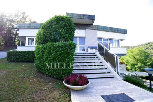 Villa in Arona, Provincia di Novara