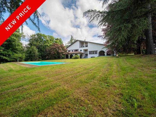 Villa à Oggiona-Santo Stefano, Varèse