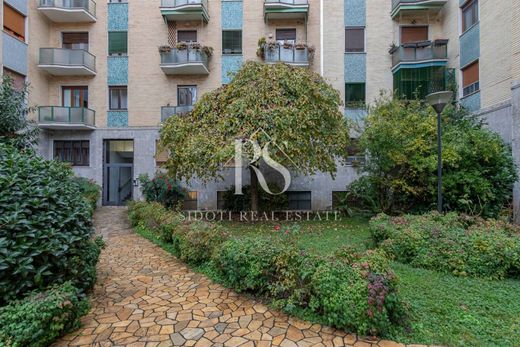 Apartment / Etagenwohnung in Mailand, Lombardei